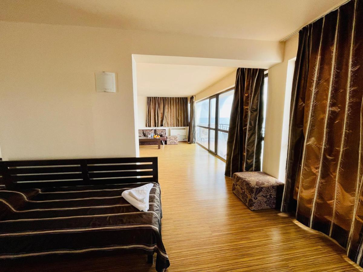 At The American'S Hotel Pomorie Exterior photo