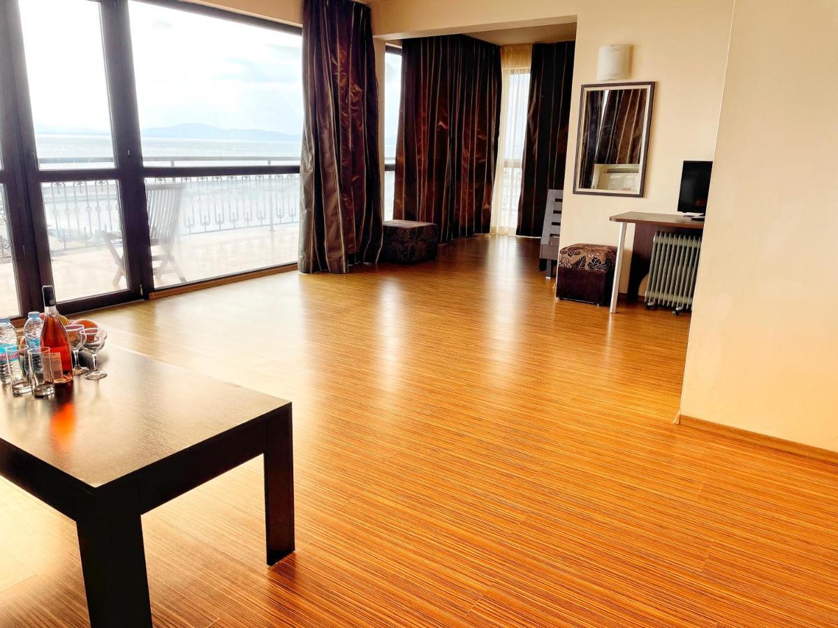 At The American'S Hotel Pomorie Exterior photo