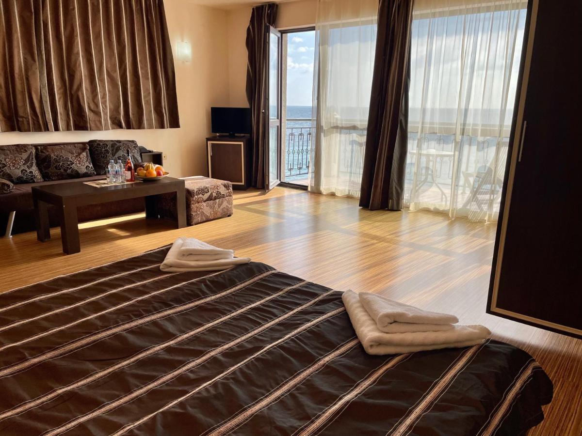 At The American'S Hotel Pomorie Exterior photo