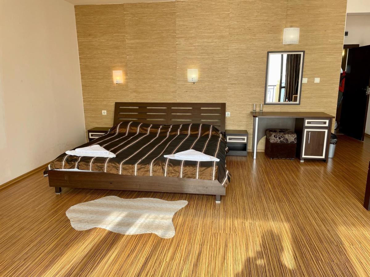 At The American'S Hotel Pomorie Exterior photo