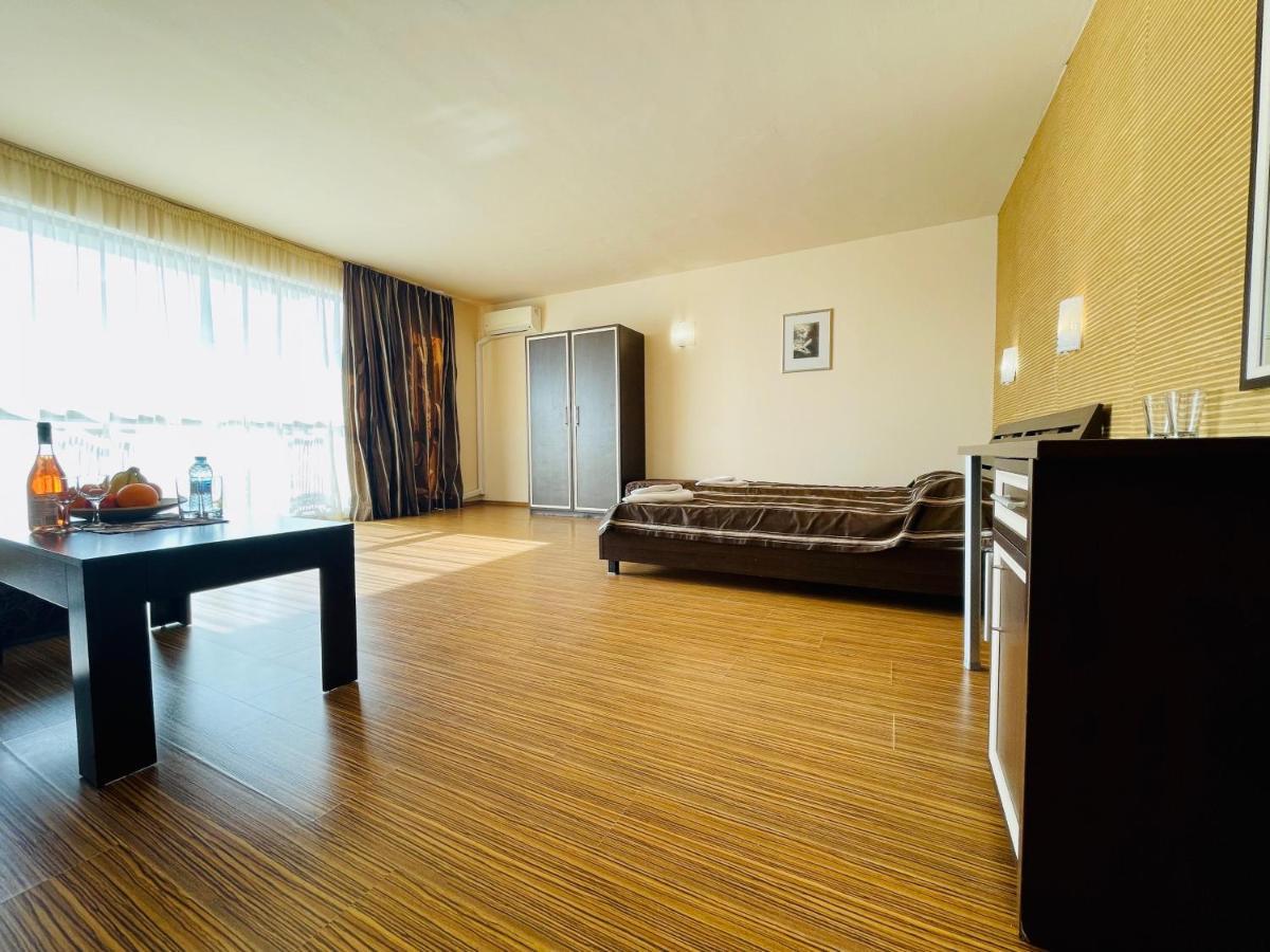At The American'S Hotel Pomorie Exterior photo